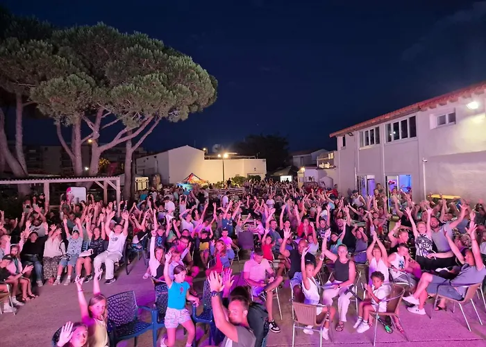 Camping Mobil 8 Personnes Climatisé 3 Avec Piscines Et à Pied à 500m à Canet-plage Canet-en-Roussillon