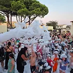 Mobil 8 Personnes Climatisé 3 Avec Piscines Et à Pied à 500m à Canet-plage Camping *