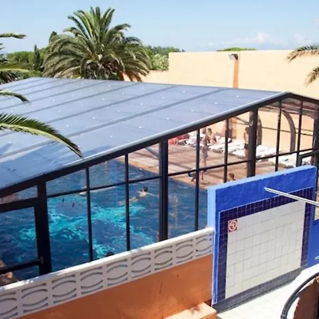Mobil 8 Personnes Climatise 3 Avec Piscines Et A Pied A 500m A Canet-plage Kemp *