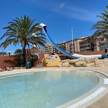 Mobil 8 Personnes Climatise 3 Avec Piscines Et A Pied A 500m A Canet-plage