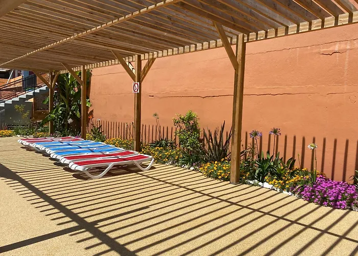 مكان تخييم Mobil 8 Personnes Climatise 3 Avec Piscines Et A Pied A 500m A Canet-plage كانيه