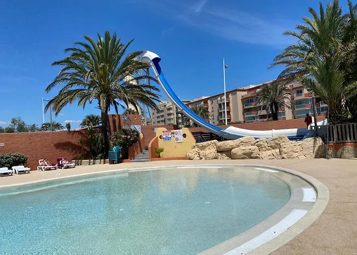 Mobil 8 Personnes Climatise 3 Avec Piscines Et A Pied A 500m A Canet-plage